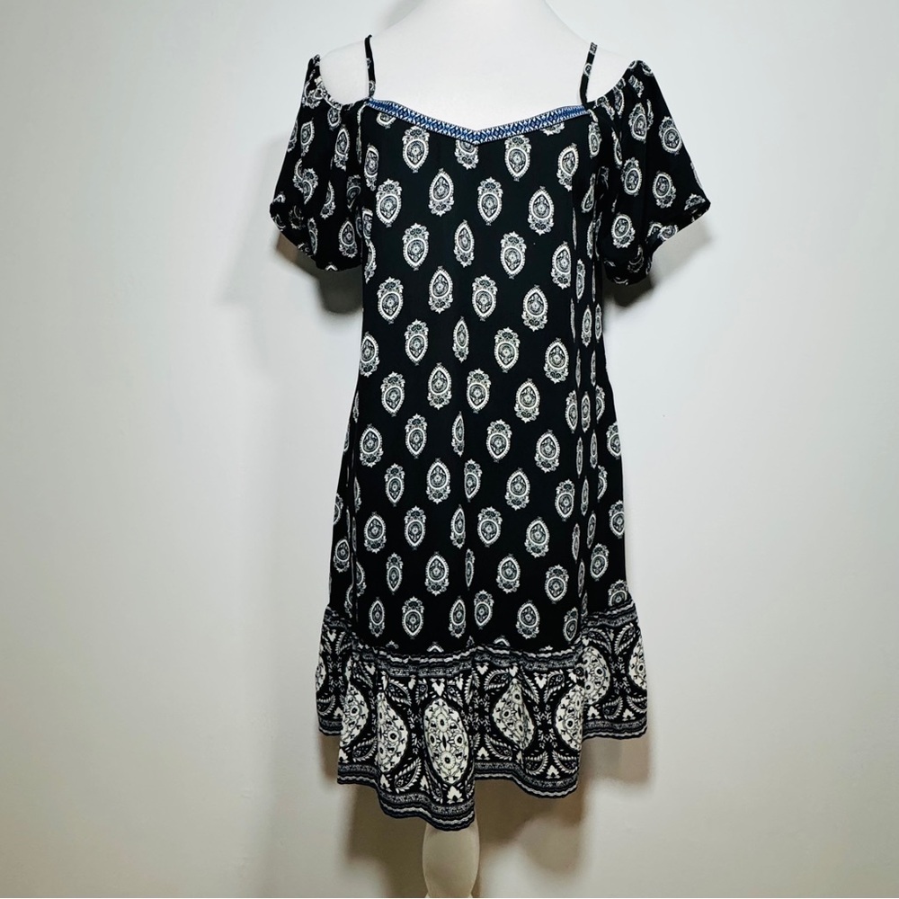 Xhilaration Women’s Black & White‎ Off-Shoulder Boho Dress with Pockets Size S